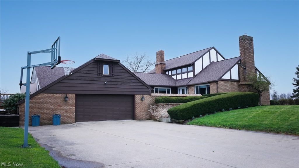 13177 Beaver Springfield Road, New Springfield, OH 44443
