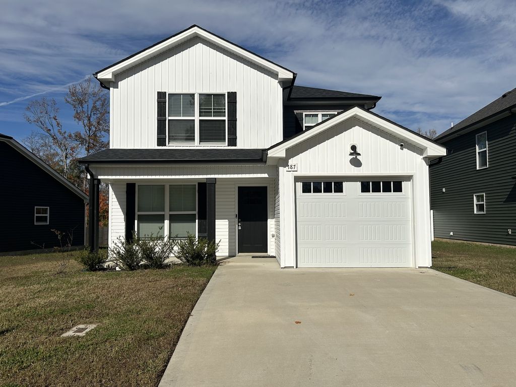 187 Woodland Station Dr, Clarksville, TN 37040