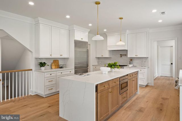 13 ELMWOOD AVE, Narberth, PA 19072