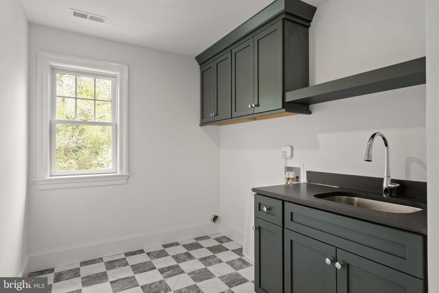 13 ELMWOOD AVE, Narberth, PA 19072