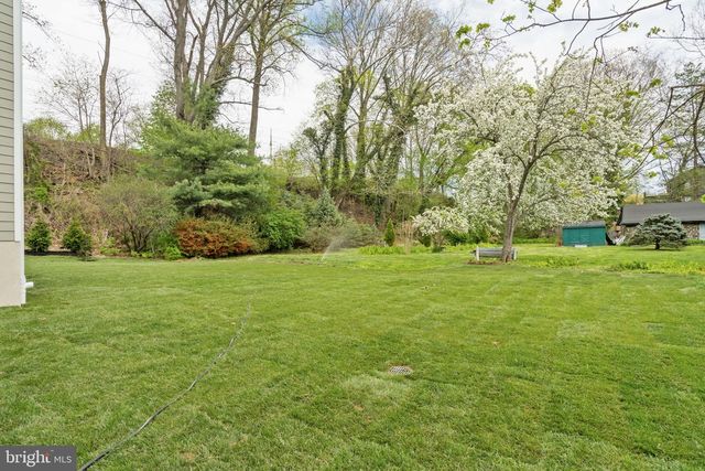 13 ELMWOOD AVE, Narberth, PA 19072
