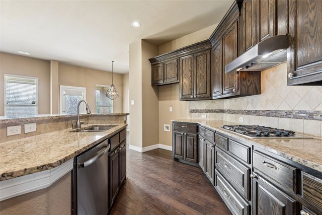 863 Gladewater Drive, Frisco, TX 75033