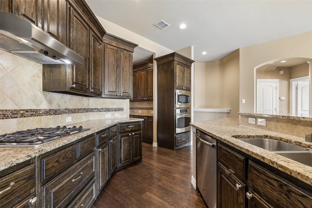 863 Gladewater Drive, Frisco, TX 75033