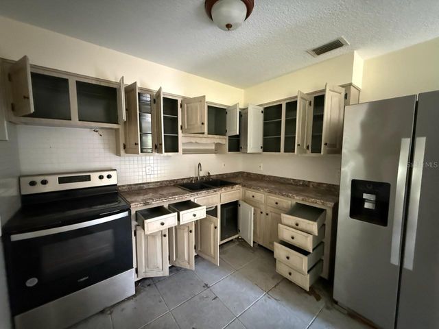 107 WOODLAWN ROAD, Satsuma, FL 32189