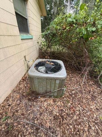 107 WOODLAWN ROAD, Satsuma, FL 32189