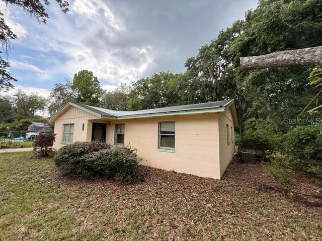 107 WOODLAWN ROAD, Satsuma, FL 32189