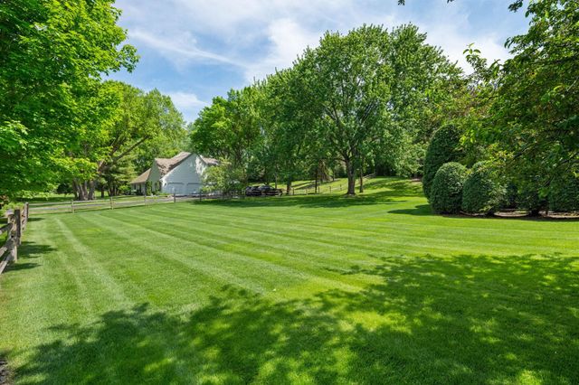 235 Hollander Road, Wayzata, MN 55391