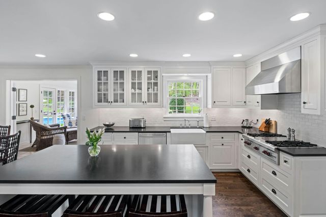 235 Hollander Road, Wayzata, MN 55391