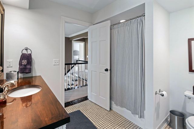 235 Hollander Road, Wayzata, MN 55391