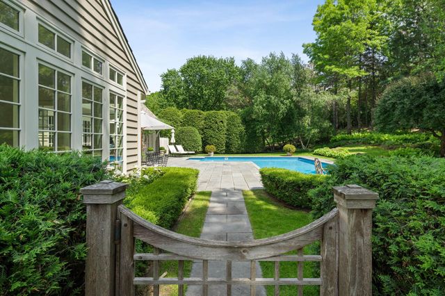 235 Hollander Road, Wayzata, MN 55391