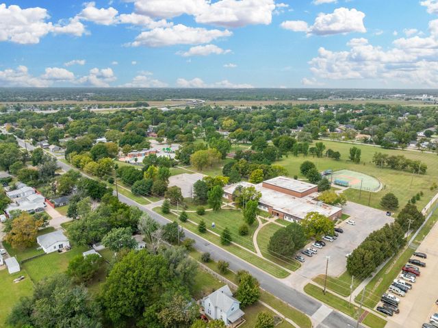 750 N Bebe St, Wichita, KS 67212