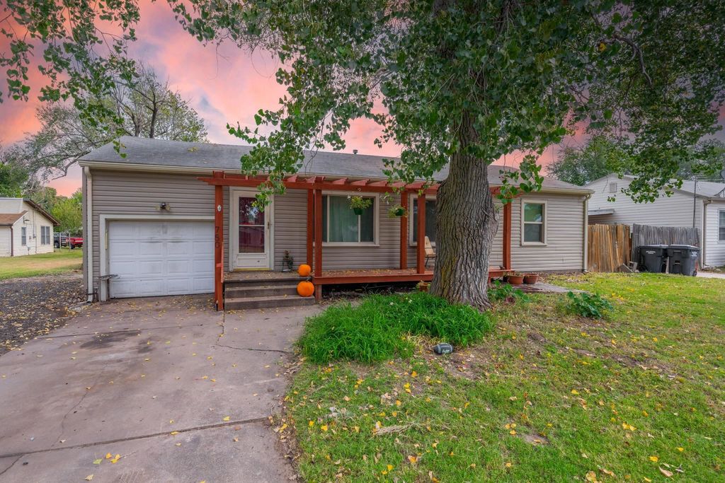 750 N Bebe St, Wichita, KS 67212