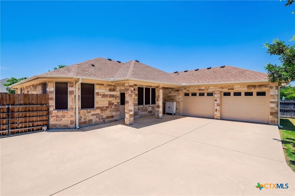 Image 21 of property listing at 100 Magan Ln, Jarrell, TX 76537