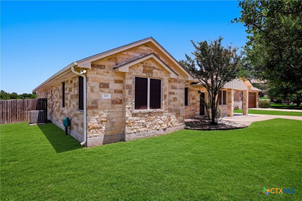 Image 23 of property listing at 100 Magan Ln, Jarrell, TX 76537