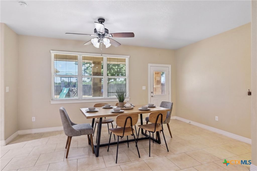 Image 6 of property listing at 100 Magan Ln, Jarrell, TX 76537