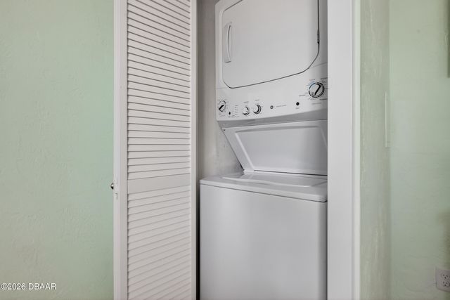 2006 Ocean Shore Blvd Apt 17, Ormond Beach, FL 32176