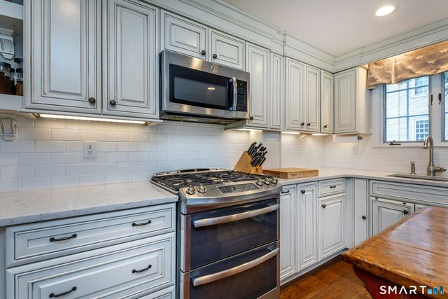30 Hollow Road, Woodbury, CT 06798