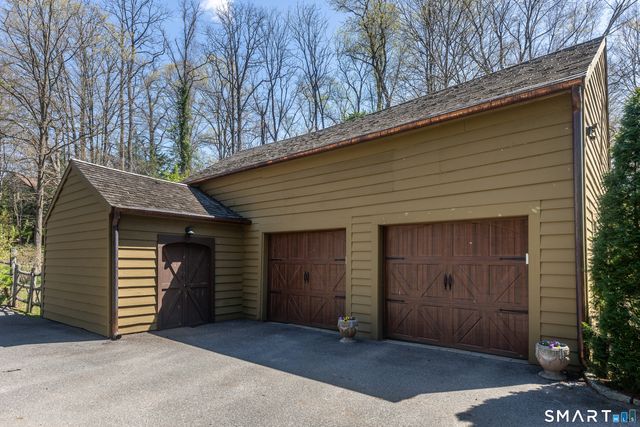 30 Hollow Road, Woodbury, CT 06798