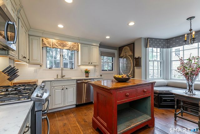 30 Hollow Road, Woodbury, CT 06798