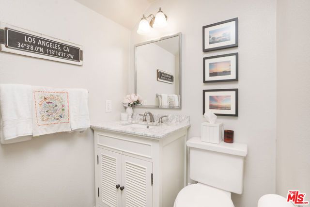 11954 Mayfield Avenue 6, Los Angeles, CA 90049