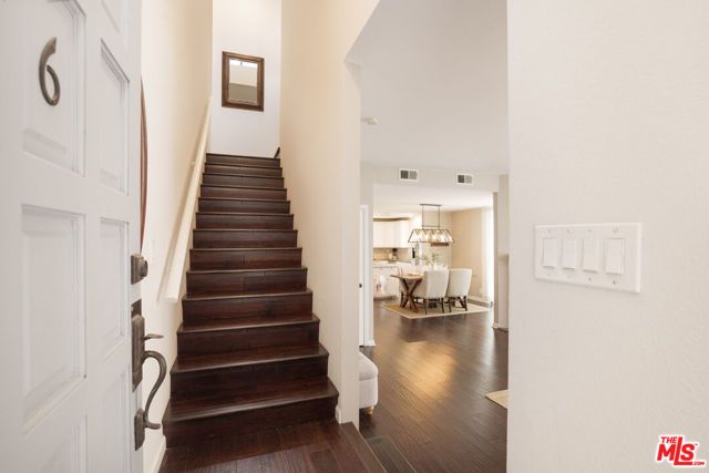11954 Mayfield Avenue 6, Los Angeles, CA 90049
