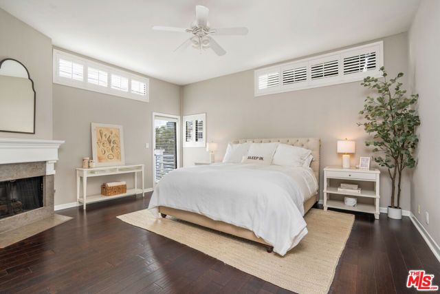 11954 Mayfield Avenue 6, Los Angeles, CA 90049