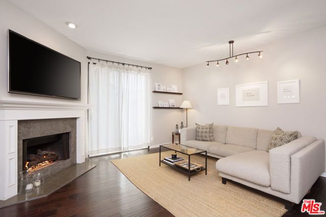 11954 Mayfield Avenue 6, Los Angeles, CA 90049