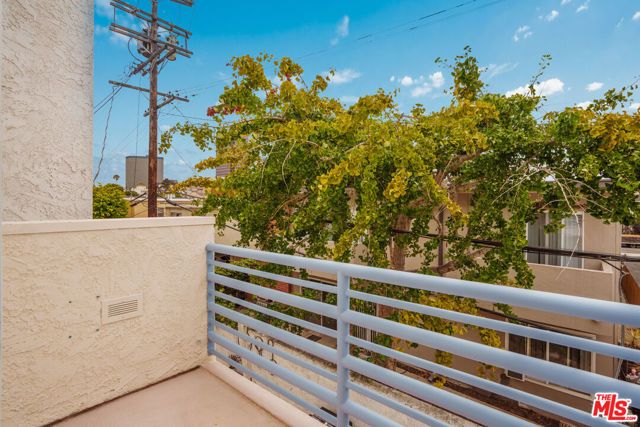 11954 Mayfield Avenue 6, Los Angeles, CA 90049