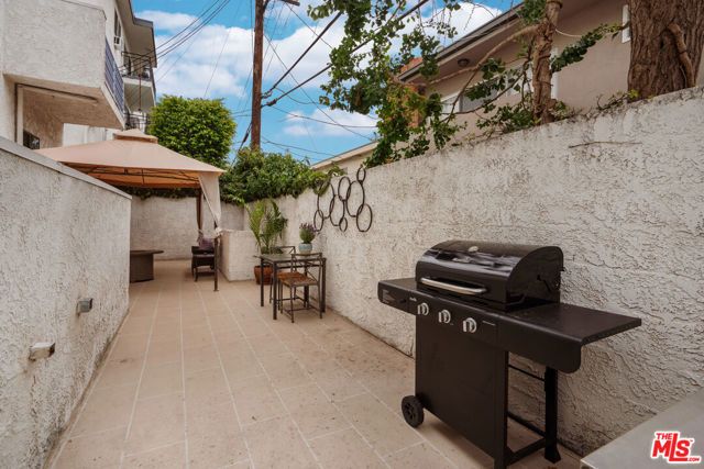11954 Mayfield Avenue 6, Los Angeles, CA 90049