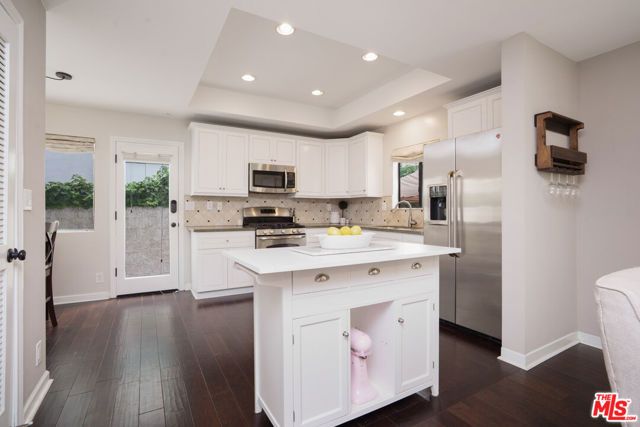 11954 Mayfield Avenue 6, Los Angeles, CA 90049