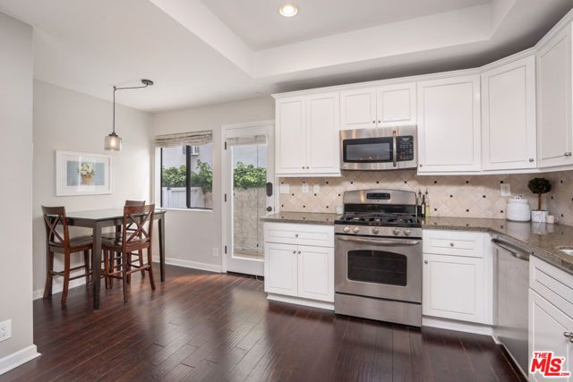 11954 Mayfield Avenue 6, Los Angeles, CA 90049