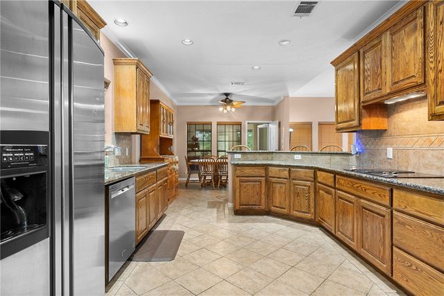4863 BLAZING, Bryan, TX 77808