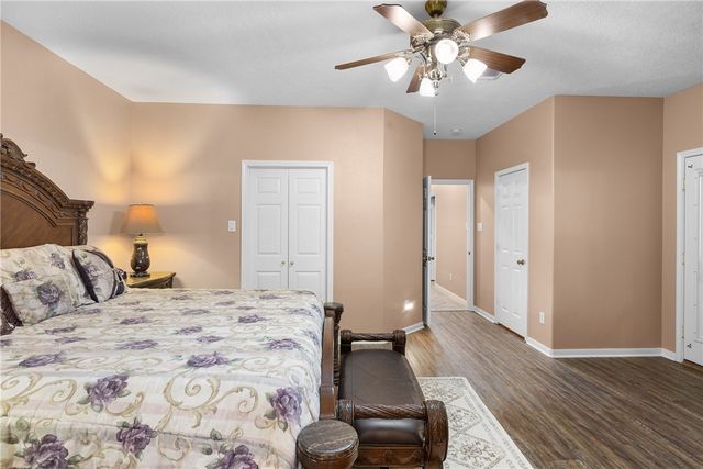 4863 BLAZING, Bryan, TX 77808