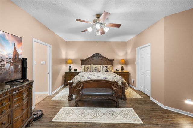 4863 BLAZING, Bryan, TX 77808
