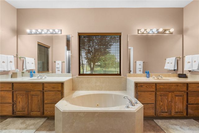 4863 BLAZING, Bryan, TX 77808
