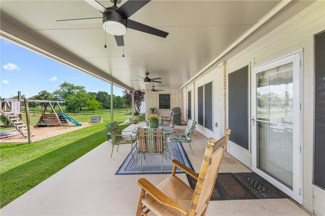 4863 BLAZING, Bryan, TX 77808
