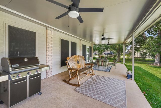 4863 BLAZING, Bryan, TX 77808