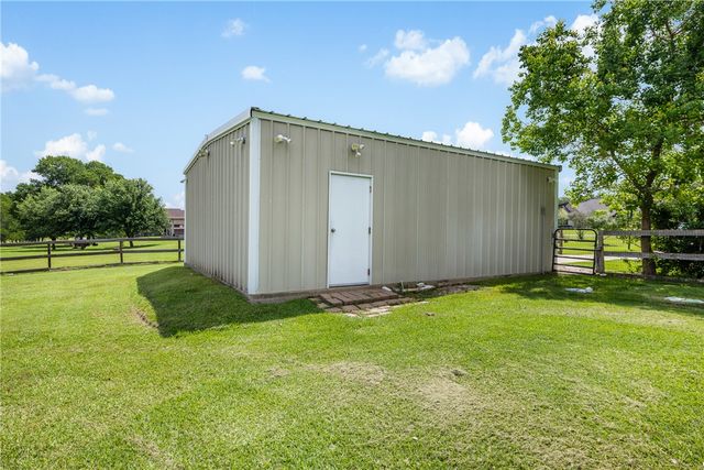 4863 BLAZING, Bryan, TX 77808