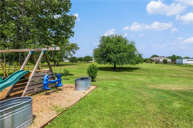 4863 BLAZING, Bryan, TX 77808