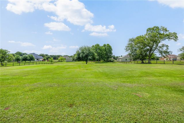 4863 BLAZING, Bryan, TX 77808