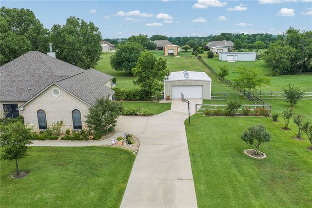 4863 BLAZING, Bryan, TX 77808