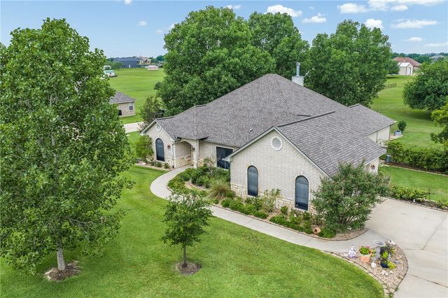 4863 BLAZING, Bryan, TX 77808