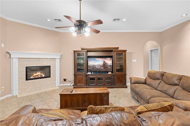 4863 BLAZING, Bryan, TX 77808