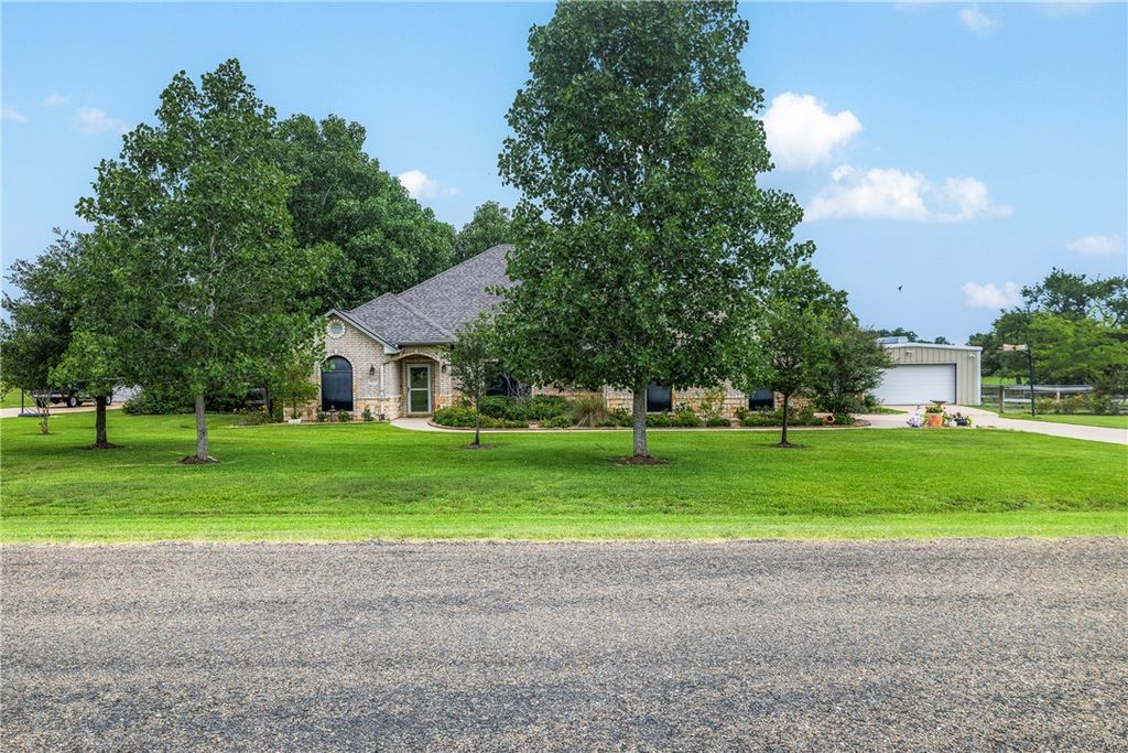 4863 BLAZING, Bryan, TX 77808