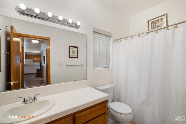5301 Sand Dollar Court, Bakersfield, CA 93312