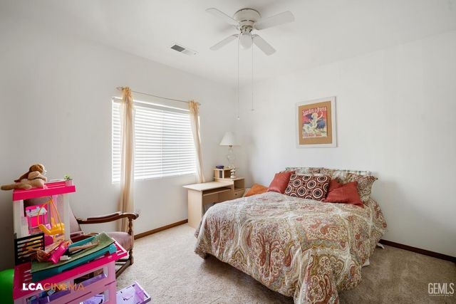 5301 Sand Dollar Court, Bakersfield, CA 93312
