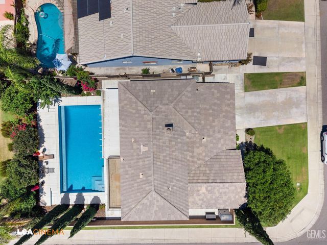5301 Sand Dollar Court, Bakersfield, CA 93312