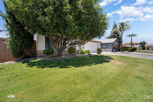 5301 Sand Dollar Court, Bakersfield, CA 93312