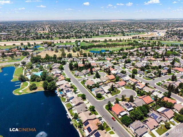 5301 Sand Dollar Court, Bakersfield, CA 93312
