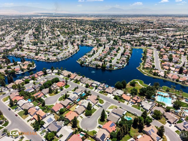 5301 Sand Dollar Court, Bakersfield, CA 93312